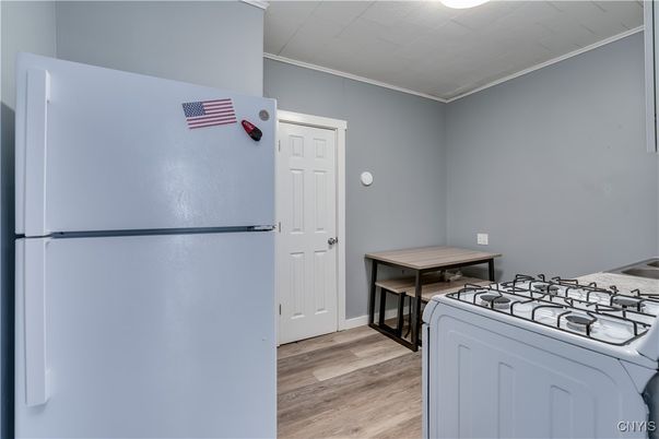 Interior, Washer, Wood Texture Flooring