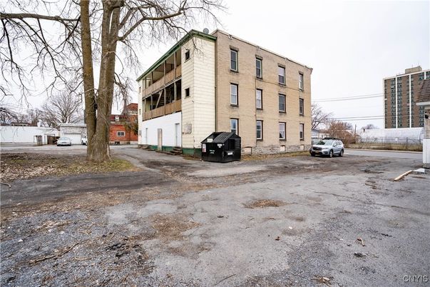 Exterior, Facade, None
