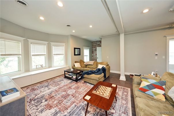 DE Listing image placeholder