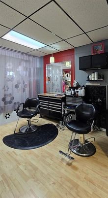 Interior, Pendant Lights, Wood Texture Flooring
