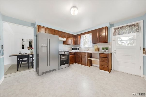 Dining room, Interior, Kitchen, Stainless Steel Appliances