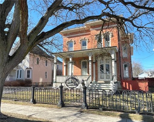 Exterior, Facade, Brick Facade, American Foursquare