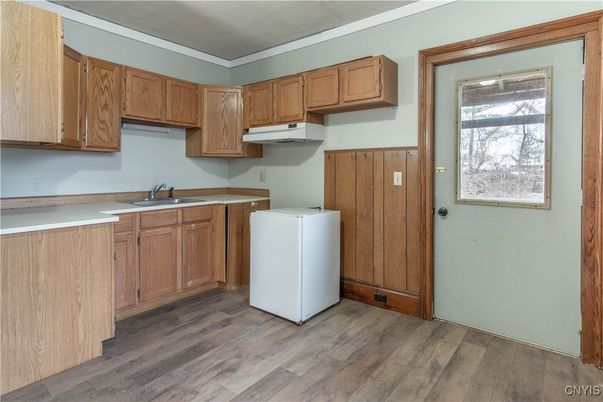 Interior, Kitchen, Washer, Wood Texture Flooring