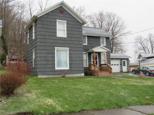 Attached, Exterior, Facade, American Foursquare