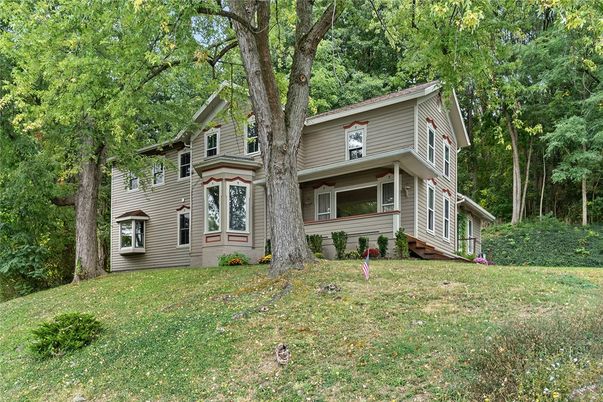 Backyard, Exterior, Facade, Queen Anne Victorian