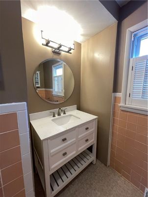 Bathroom, Dual Sink Vanities, Interior