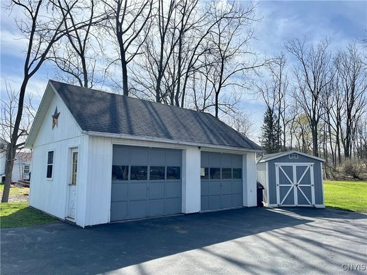Detached Garage, Exterior
