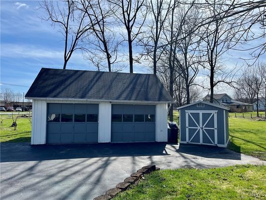 Detached Garage, Exterior