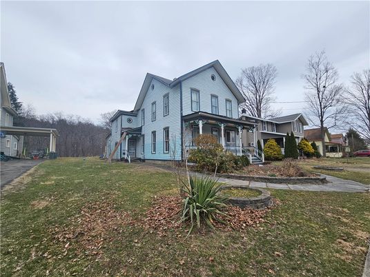 Backyard, Exterior, Facade, Farmhouse