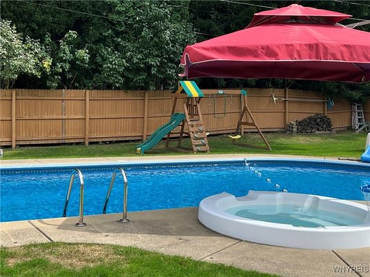 Exterior, Playground, Pool