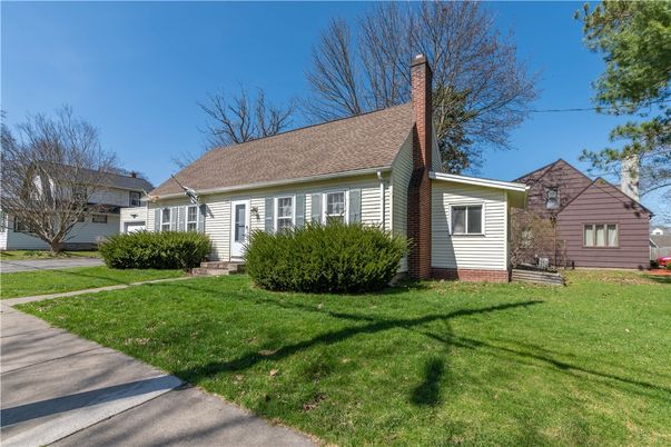 Backyard, Exterior, Facade, Cape Cod