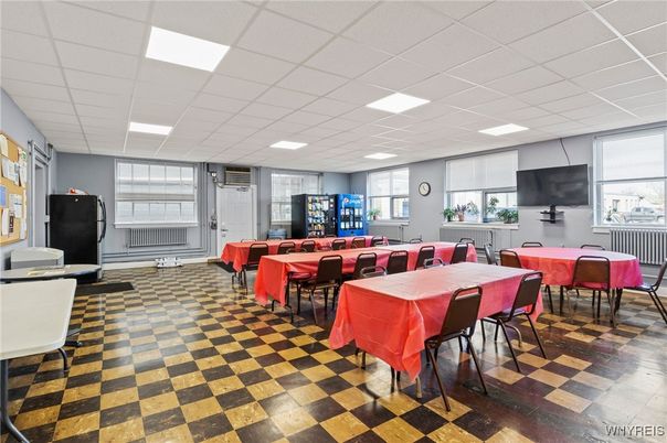 Dining room, Interior, Recessed Lighting