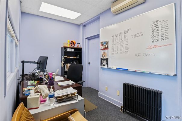 Home Office, Interior