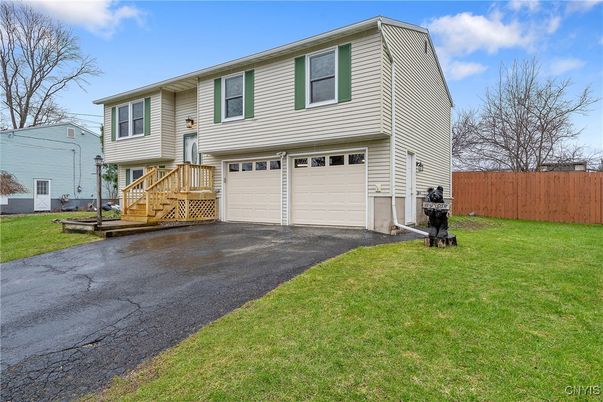 Attached, Exterior, Facade, Raised Ranch