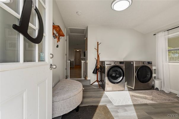 Interior, Washer, Wood Texture Flooring