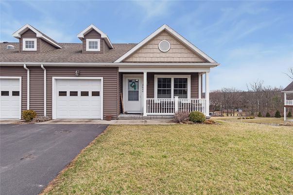 Attached, Exterior, Facade, Ranch