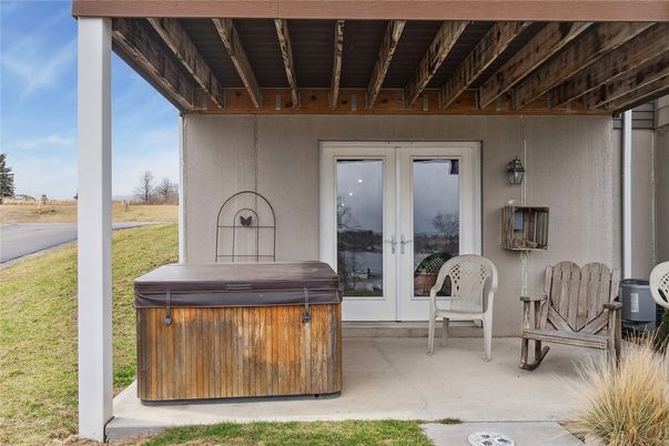 Exterior, Hot Tub