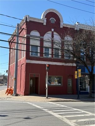 Exterior, Facade, Rowhouse