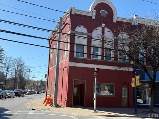 Exterior, Facade, Rowhouse