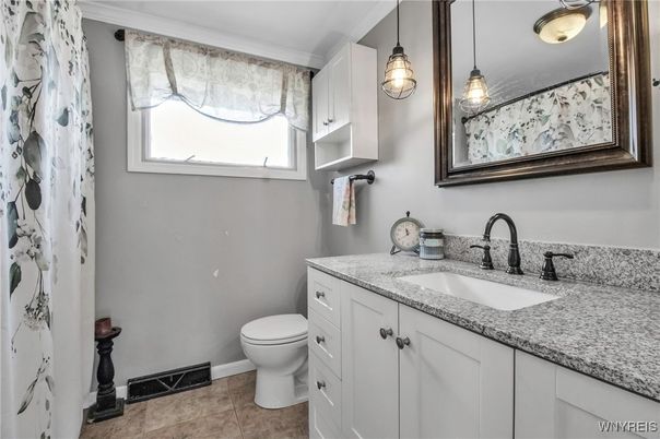 Bathroom, Interior, Pendant Lights