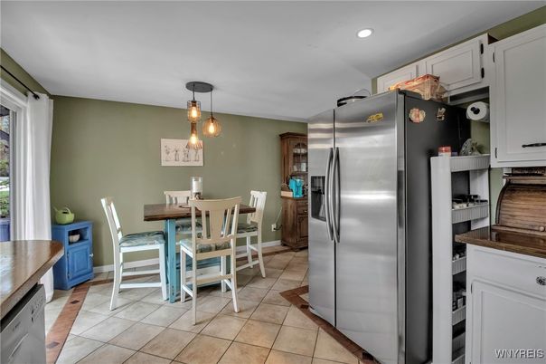 Dining room, Interior, Kitchen, Pendant Lights, Recessed Lighting, Stainless Steel Appliances