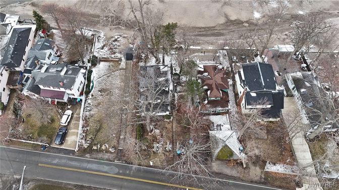 Exterior, Drone