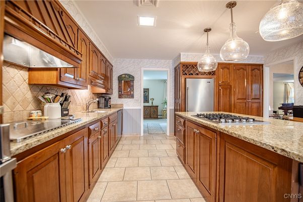 Interior, Kitchen, Pendant Lights, Stainless Steel Appliances
