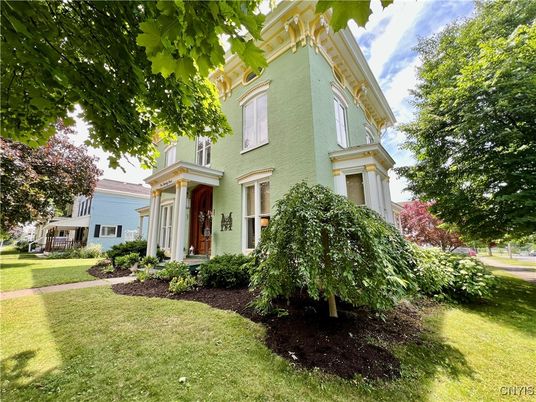 Backyard, Exterior, Facade, Queen Anne Victorian