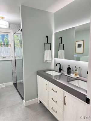 Bathroom, Dual Sink Vanities, Interior