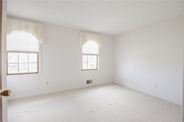 Chandelier, Empty room, Interior