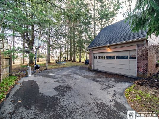 Detached Garage, Exterior