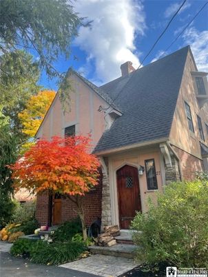 Exterior, Facade, Brick Facade, Cape Cod