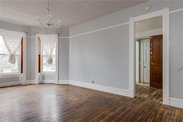 Chandelier, Empty room, Interior, Wood Texture Flooring