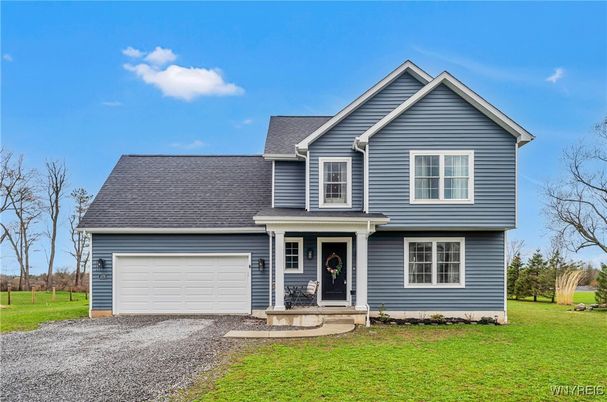 Attached, Exterior, Facade, Farmhouse