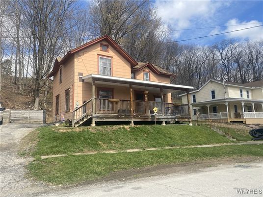 Exterior, Facade, American Craftsman