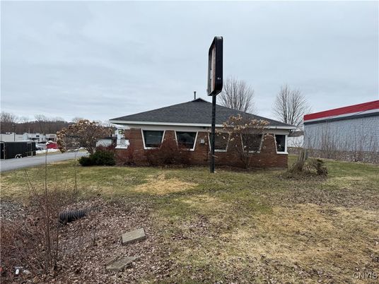 Backyard, Exterior, Facade, Brick Facade, None
