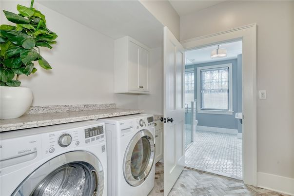 Interior, Washer, Wood Texture Flooring