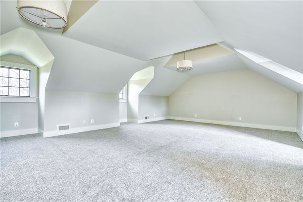 Empty room, Interior, Pendant Lights