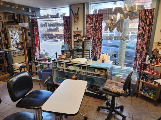 Home Office, Interior