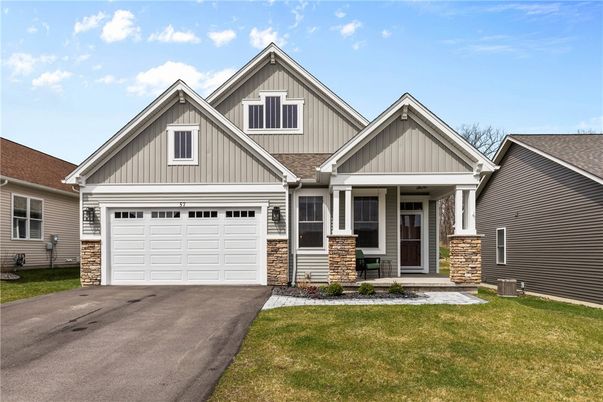 Attached, Exterior, Facade, American Craftsman