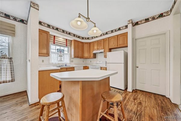 Interior, Kitchen, Pendant Lights, Wood Texture Flooring