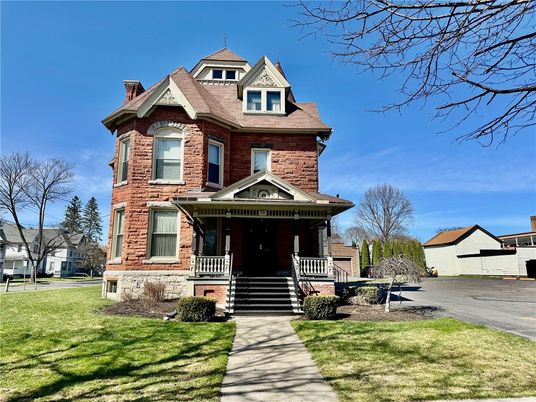 Exterior, Facade, Brick Facade, Queen Anne Victorian