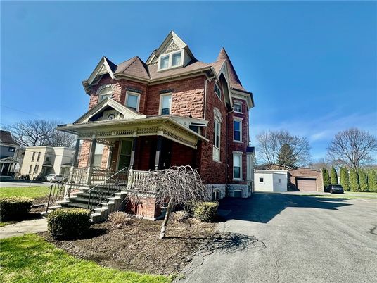 Exterior, Facade, Brick Facade, Queen Anne Victorian