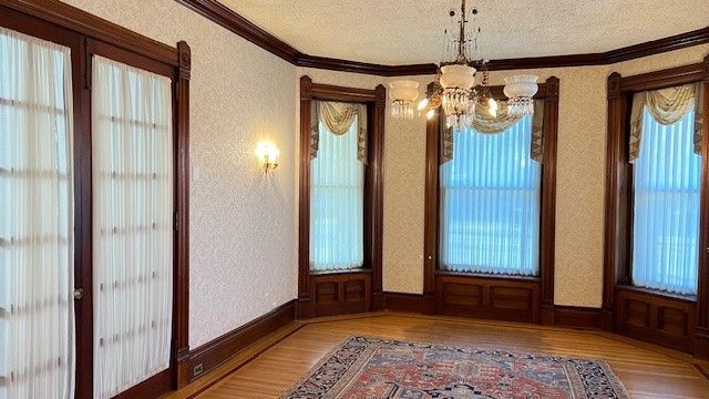 Chandelier, Empty room, Interior, Wood Texture Flooring