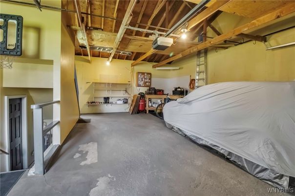 Garage, Interior, Wooden Beams