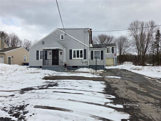 Backyard, Exterior, Facade, Cape Cod
