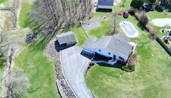 Exterior, Drone