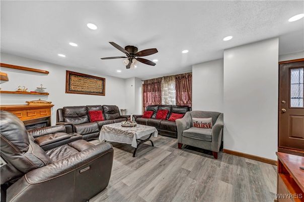 Interior, Living room, Recessed Lighting, Wood Texture Flooring