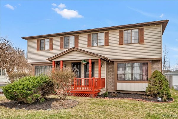 Exterior, Facade, Brick Facade, Split Level