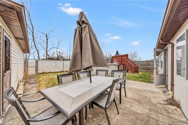 Backyard, Exterior